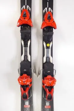 Titelseite -Ski Verkäufe P1310969 688x1030 1