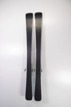 ROSSIGNOL Famous 2 LTD Damen-Ski Länge 142cm (1,42m) Inkl. Bindung! #331 -Ski Verkäufe P1350925 688x1030 1